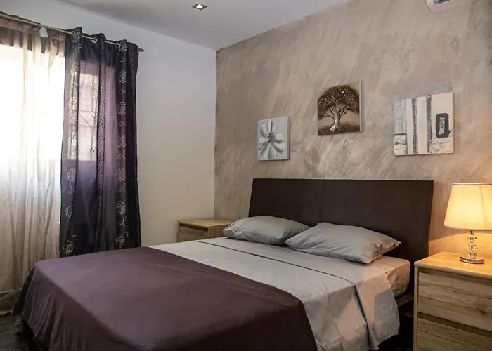 Dolmen Court Flat 10, Qawra